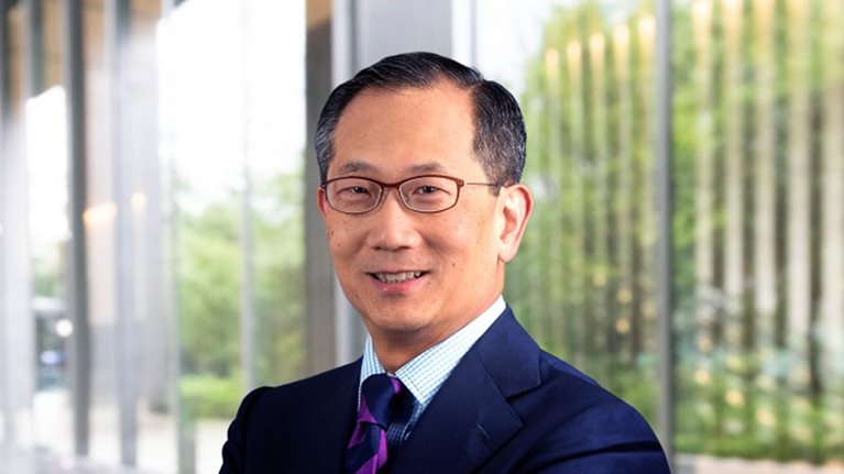 Headshot of Kewsong Lee