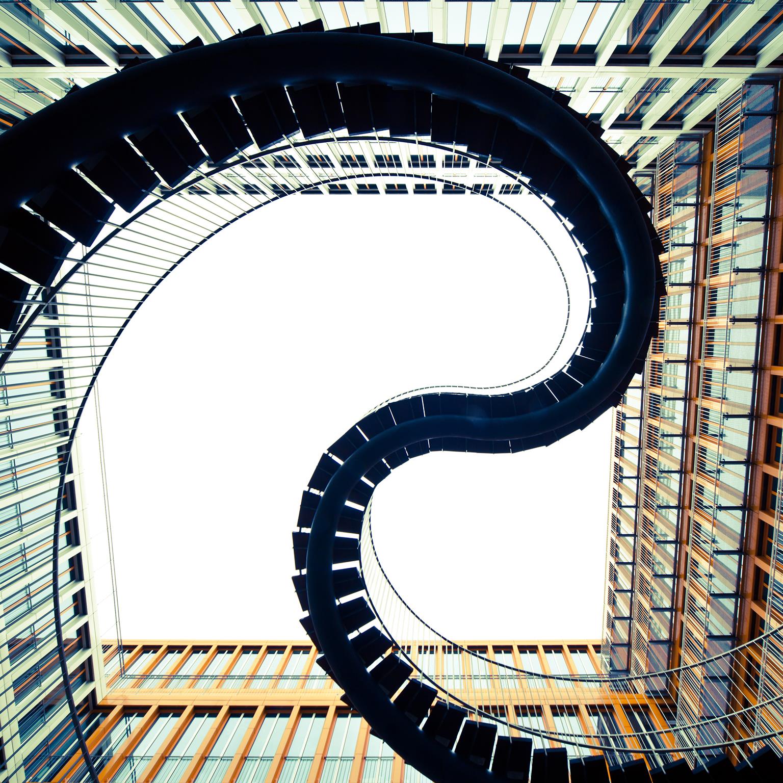 q16_web_ahead-of-the-curve_168518522_1536x1536_Standard