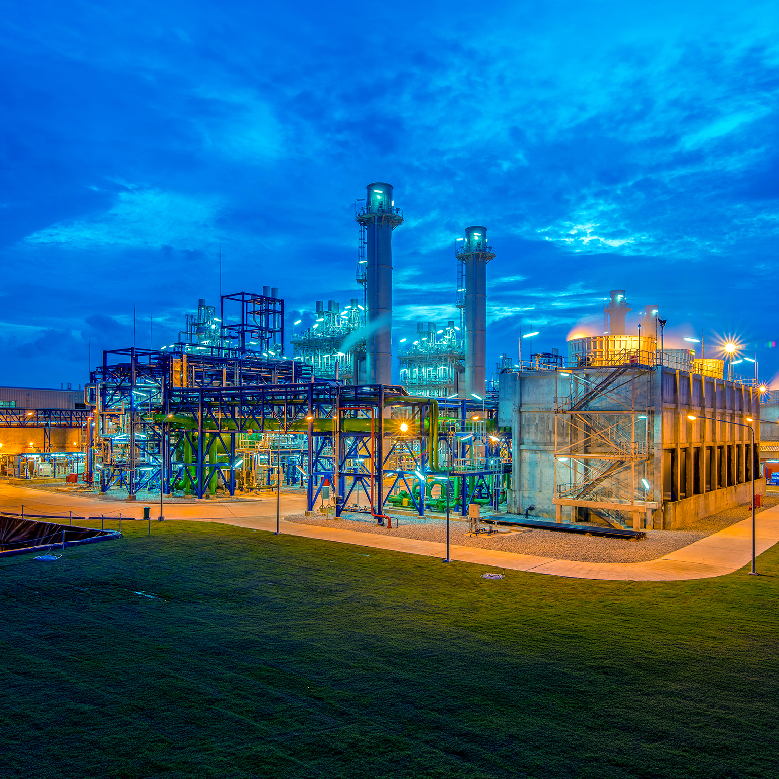 Gas turbine electrical power plant with twilight